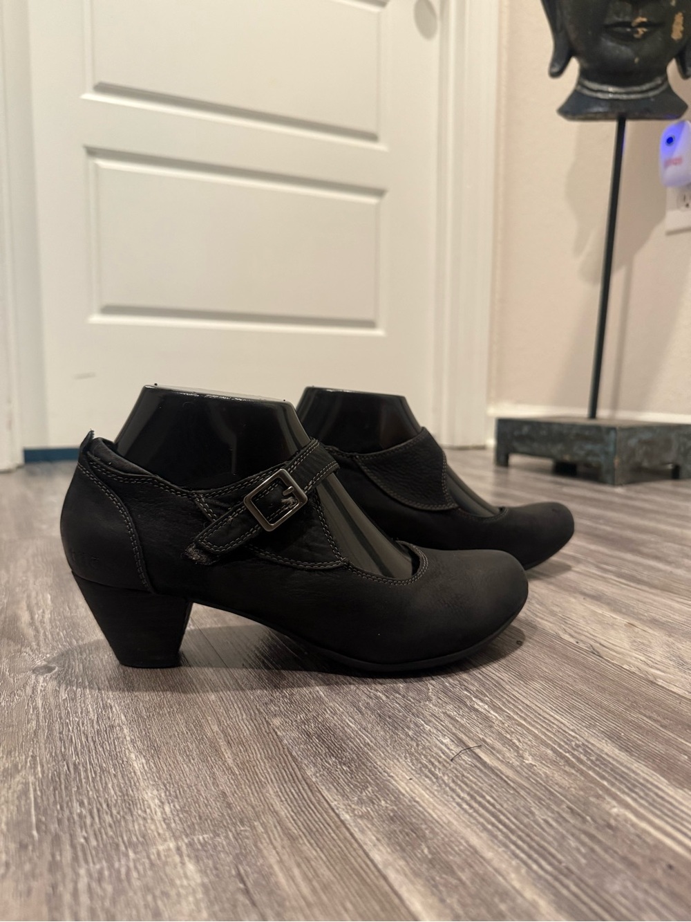 Taos Footwear Black Mary Jane Block Heel Shoes - Picture 3 of 7